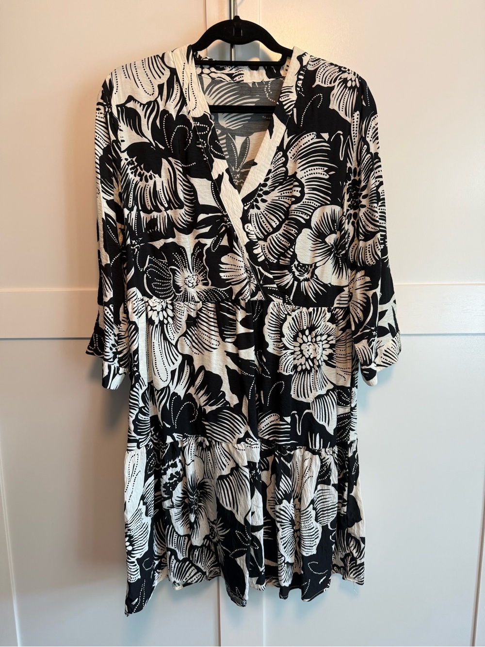 Black & White Floral V-Neck Tiered Dress